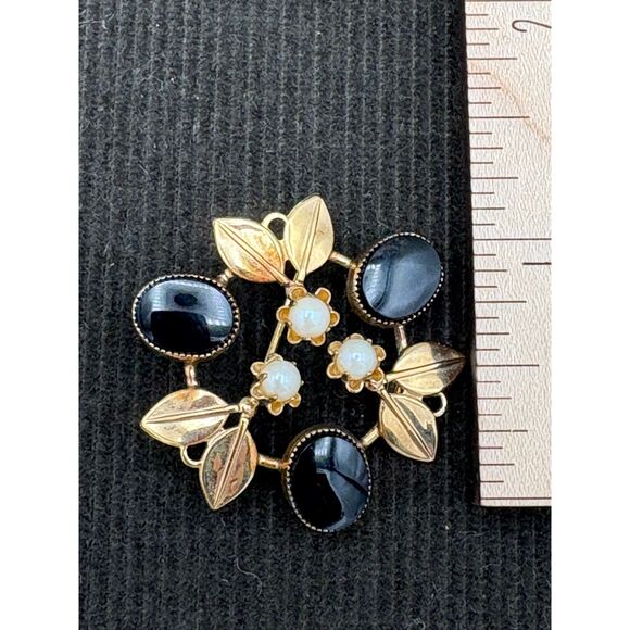 Vintage Amco Onyx Faux Pearl 12K Gold Brooch Pin 1950s - Picture 5 of 5